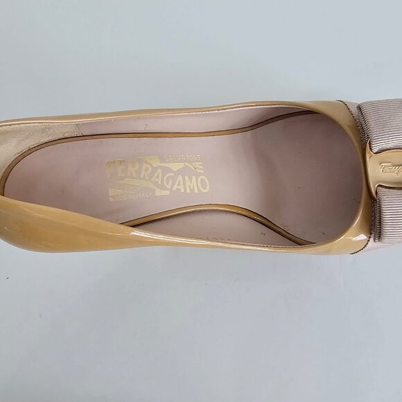 Ferragamo Pumps! Great condition! - Picture 3 of 11